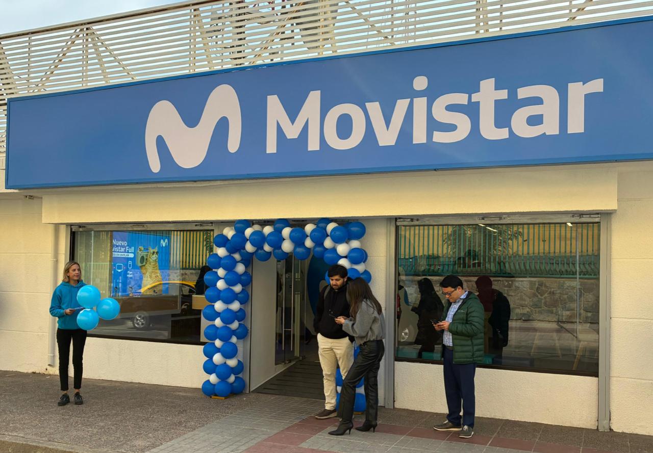 Con gran presencia de clientes Movistar inaugura su nueva sucursal en el centro de La Ligua