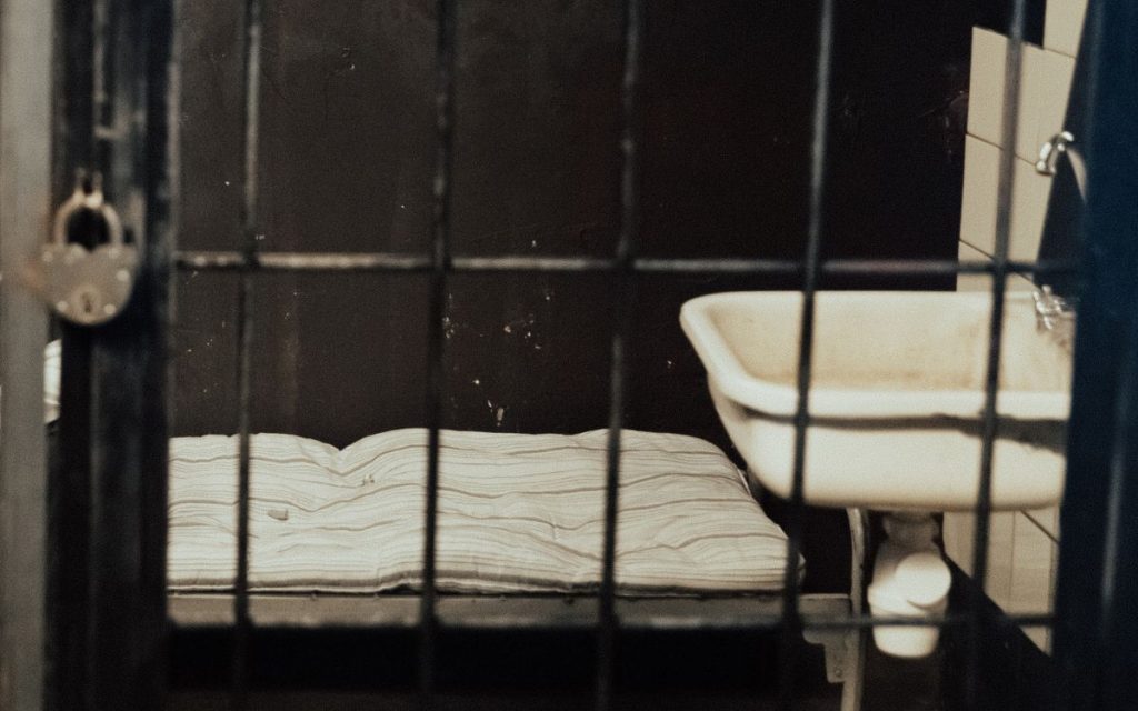 Condenan a hombre a 5 años y un día de cárcel por violación en La Calera