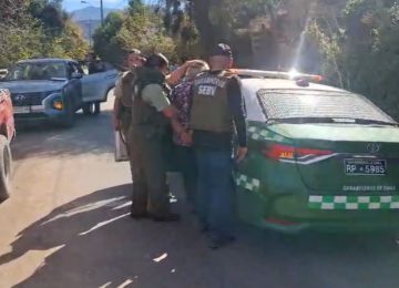 En Hijuelas hallan tres vehículos robados y se llevan detenida a mujer