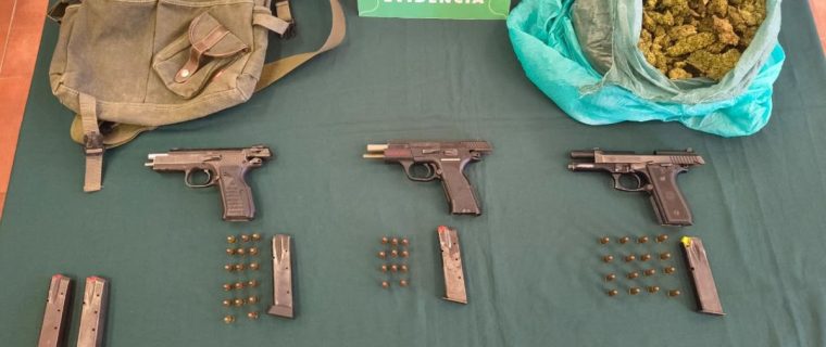 En Quillota detienen a conductor que llevaba 3 armas de fuego y droga