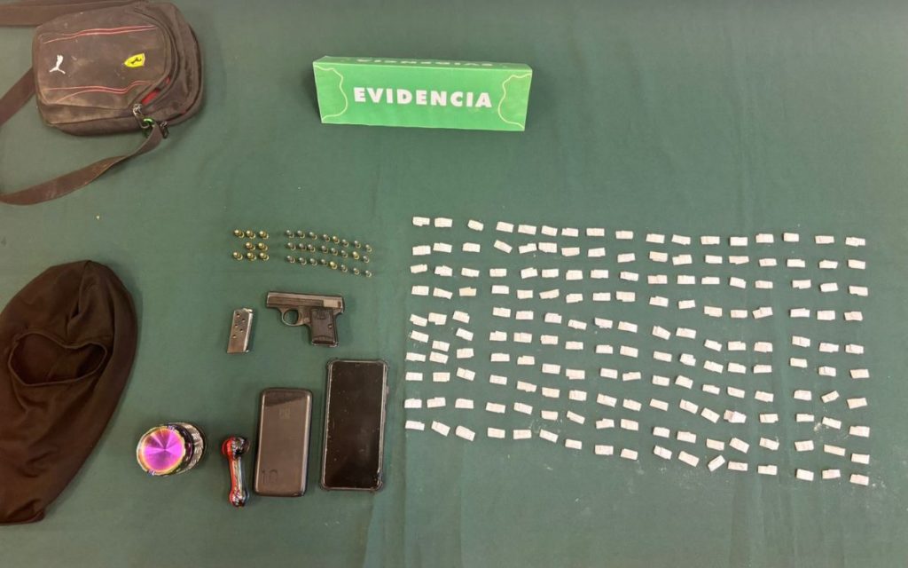 En Quillota detienen a motociclista que llevaba pistola y dosis de droga