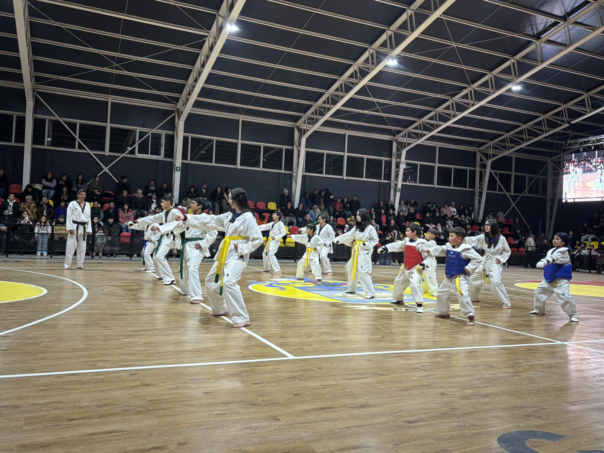 Inauguran el renovado gimnasio municipal de Papudo Zoila Cortez Pérez