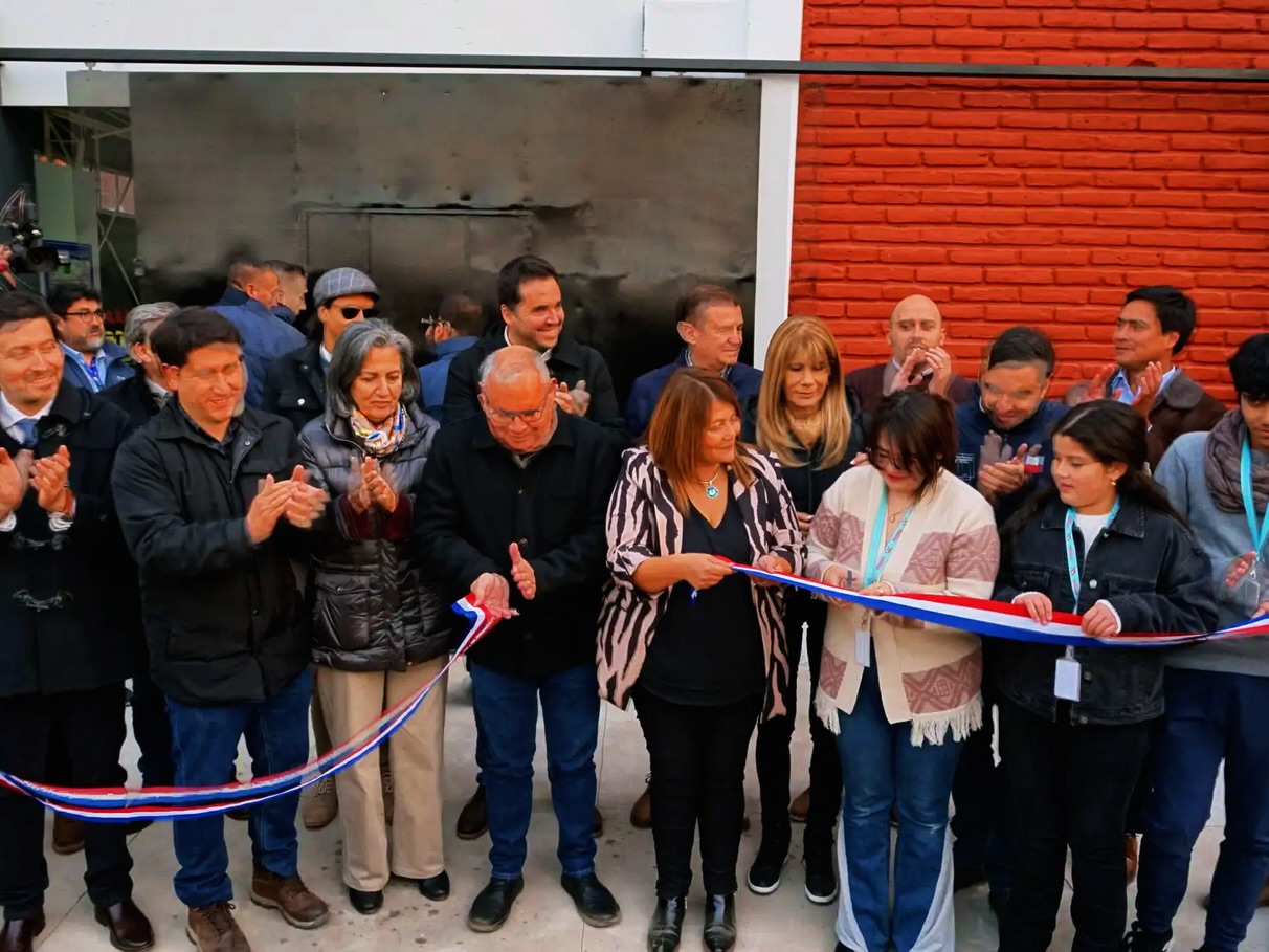 Inauguran el renovado gimnasio municipal de Papudo Zoila Cortez Pérez