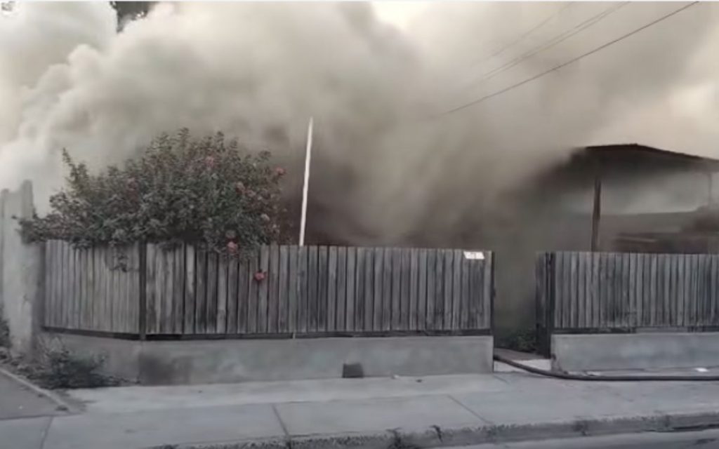 Incendio consumió por completo una vivienda en La Cruz