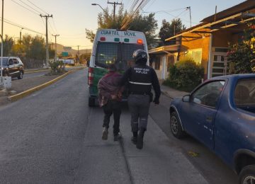 La Calera: Detienen a hombre que causaba disturbios con un cuchillo
