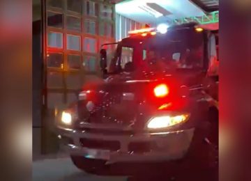 Moradores de casa y bomberos apagaron incendio en La Cruz