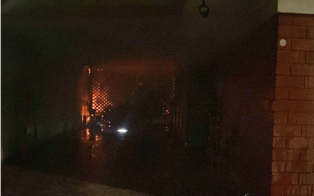 Quillota: Incendio causó daños en vivienda y cobertizo