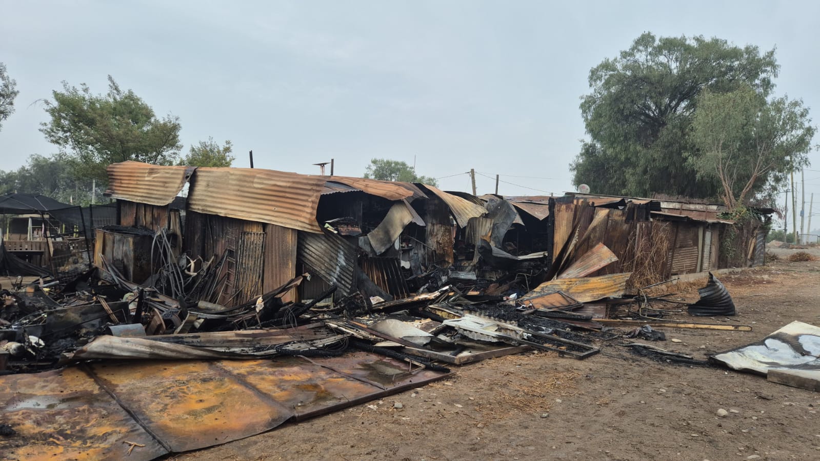 Quillota Incendio destruyó siete locales de la feria del Parque Aconcagua