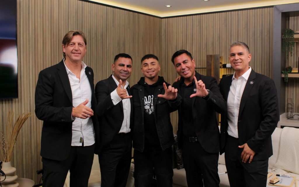 Con la historia y goles de "Popín" Castro debutará podcast que conduce César Villegas Mena