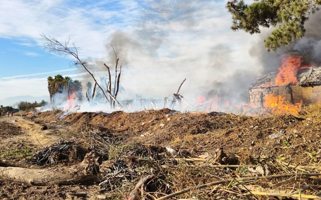 Incendio en San Pedro consumió bodegas y pastizales