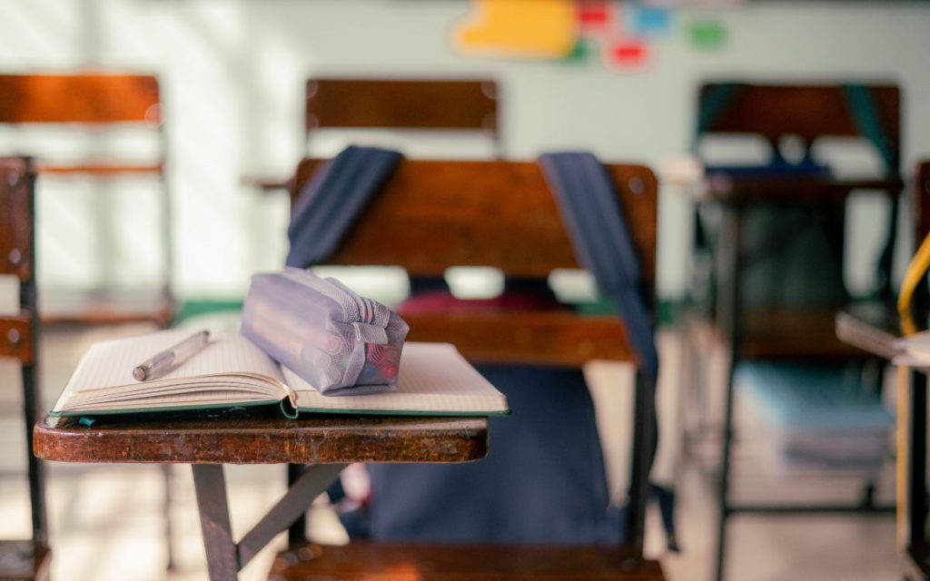 La Calera: Formalizan a profesor por delitos sexuales contra alumnos