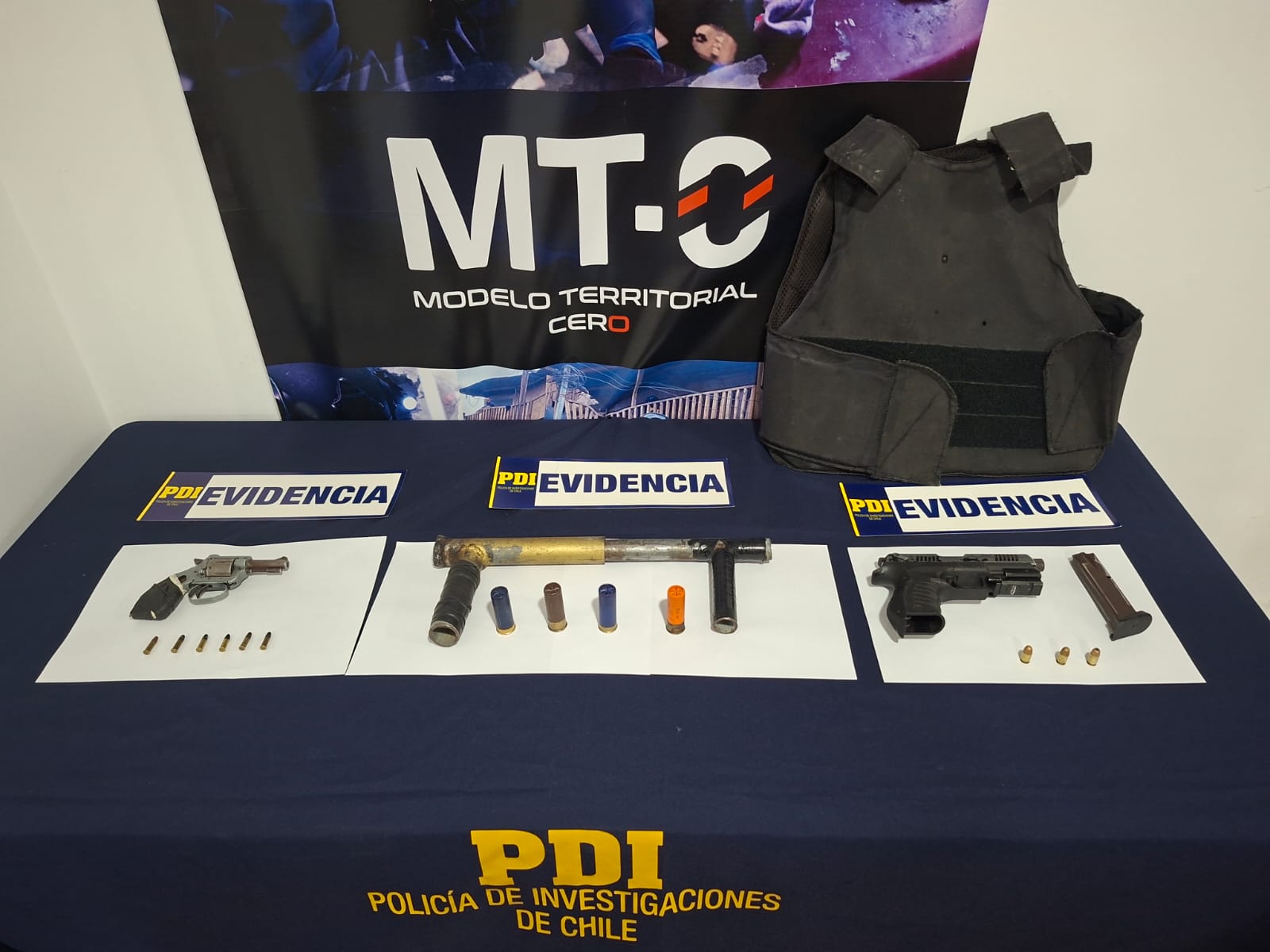 Quillota Detienen a hermanos por tenencia de armas y municiones