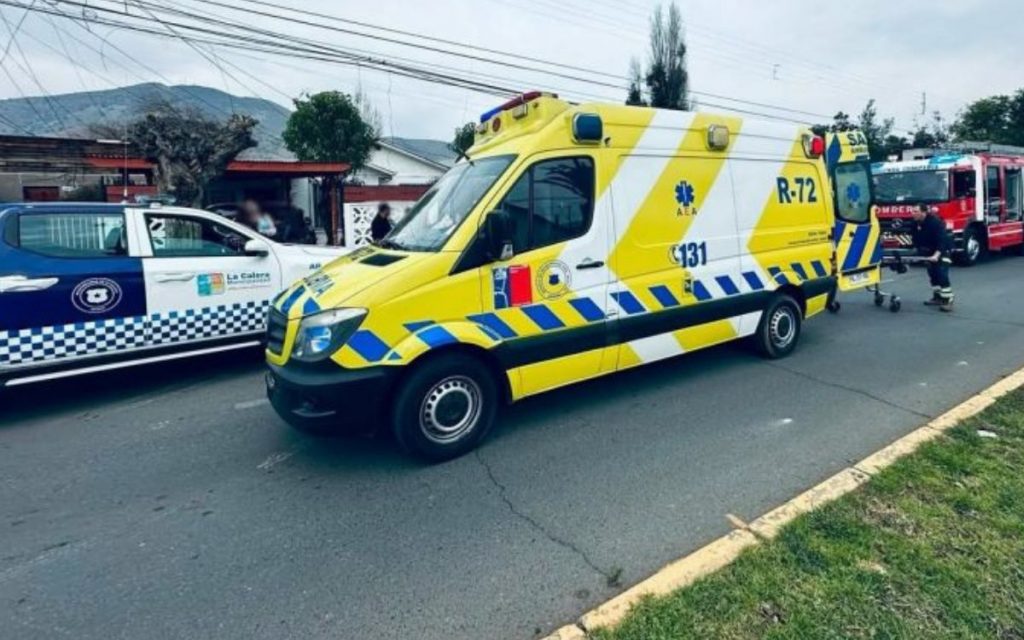 Conductora dominicana atropelló a vecina que se encontraba barriendo su antejardín