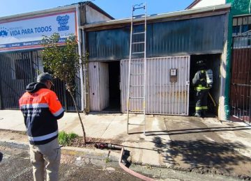 Incendio en Quillota dañó parcialmente a local comercial