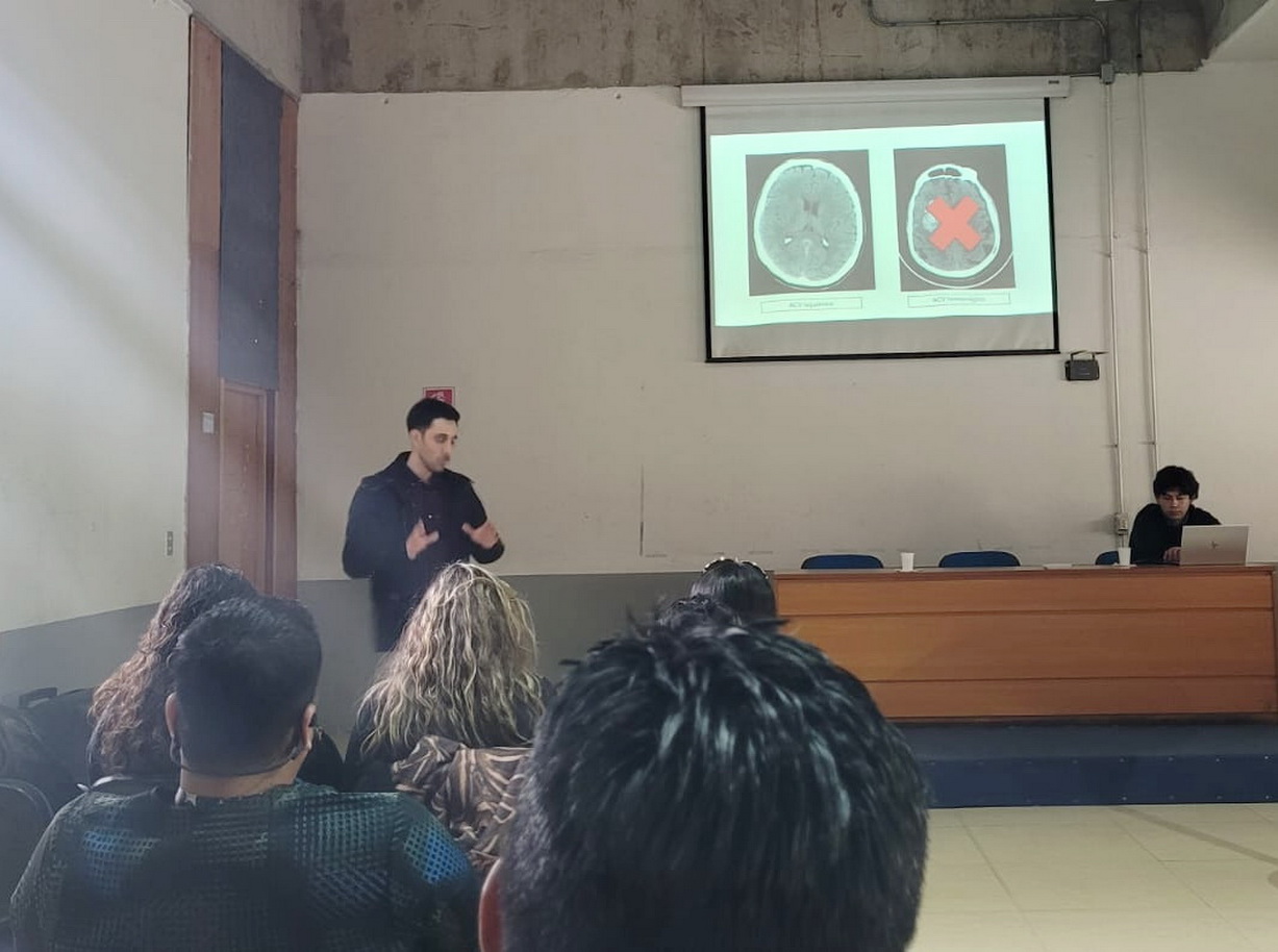 Profesionales del SAR de Quillota se capacitan en el manejo del Accidente Cerebrovascular