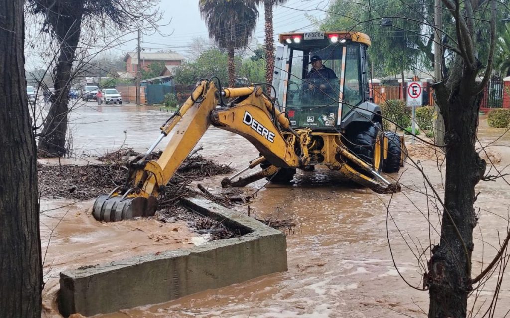 Se normaliza la conectividad en Pullally tras descenso del caudal de quebrada