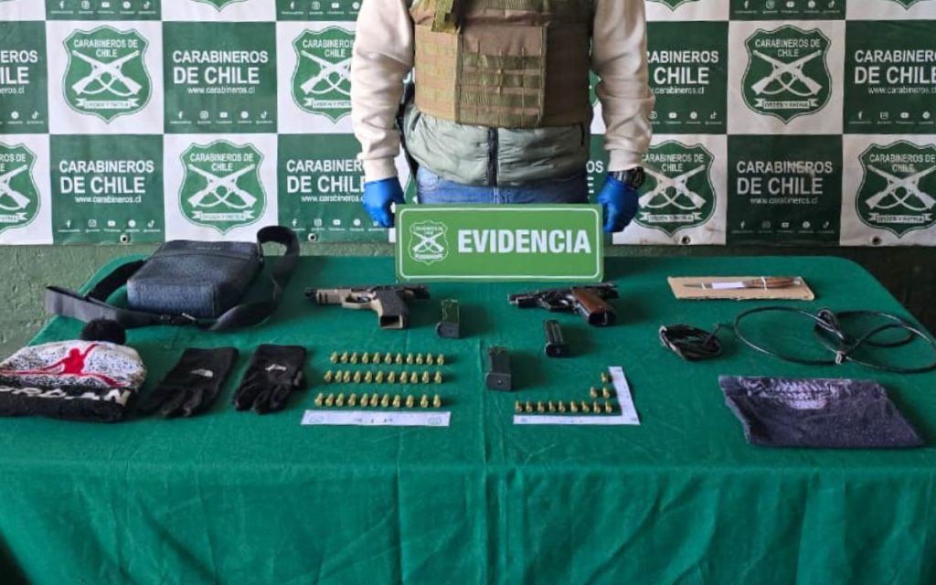 Violento asalto en Los Andes termina con tres detenidos y armas incautadas