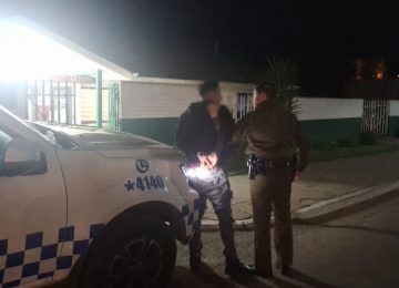 Atrapan a sujeto que entró a robar a casa en Papudo