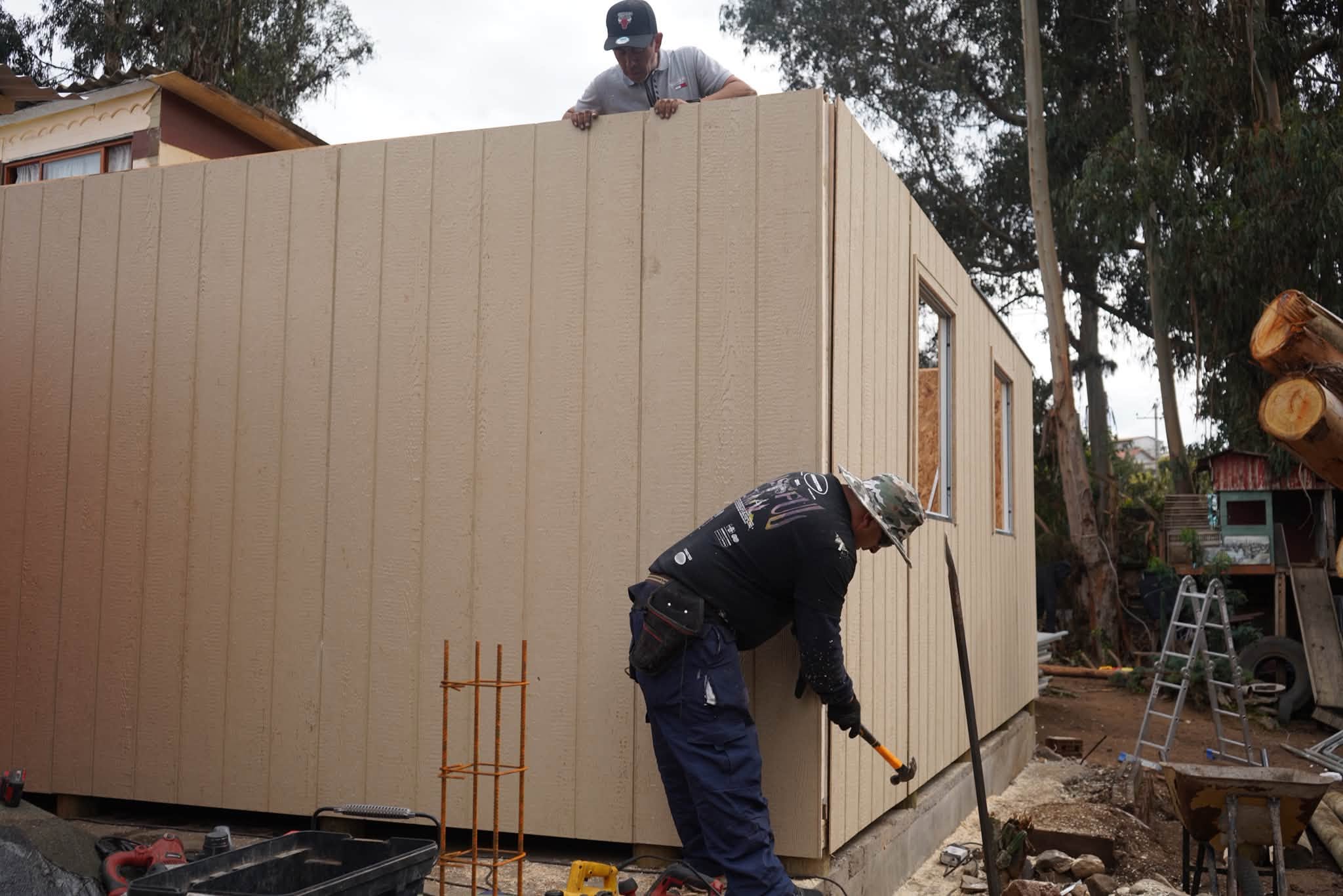 Instalan primera vivienda de emergencia en La Ligua tras el temporal de julio