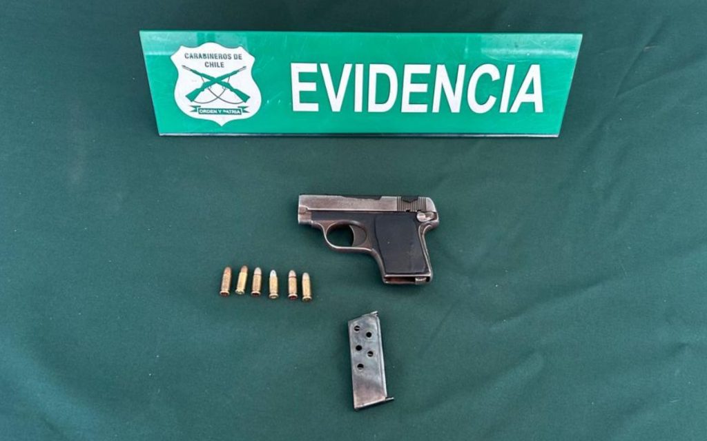 Investigan robo de camión en Nogales y arrestan a dos presuntos implicados