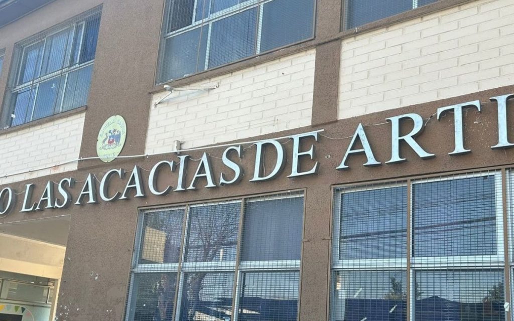 Liceo de La Calera suspendió las clases tras robo de cañerías de cobre