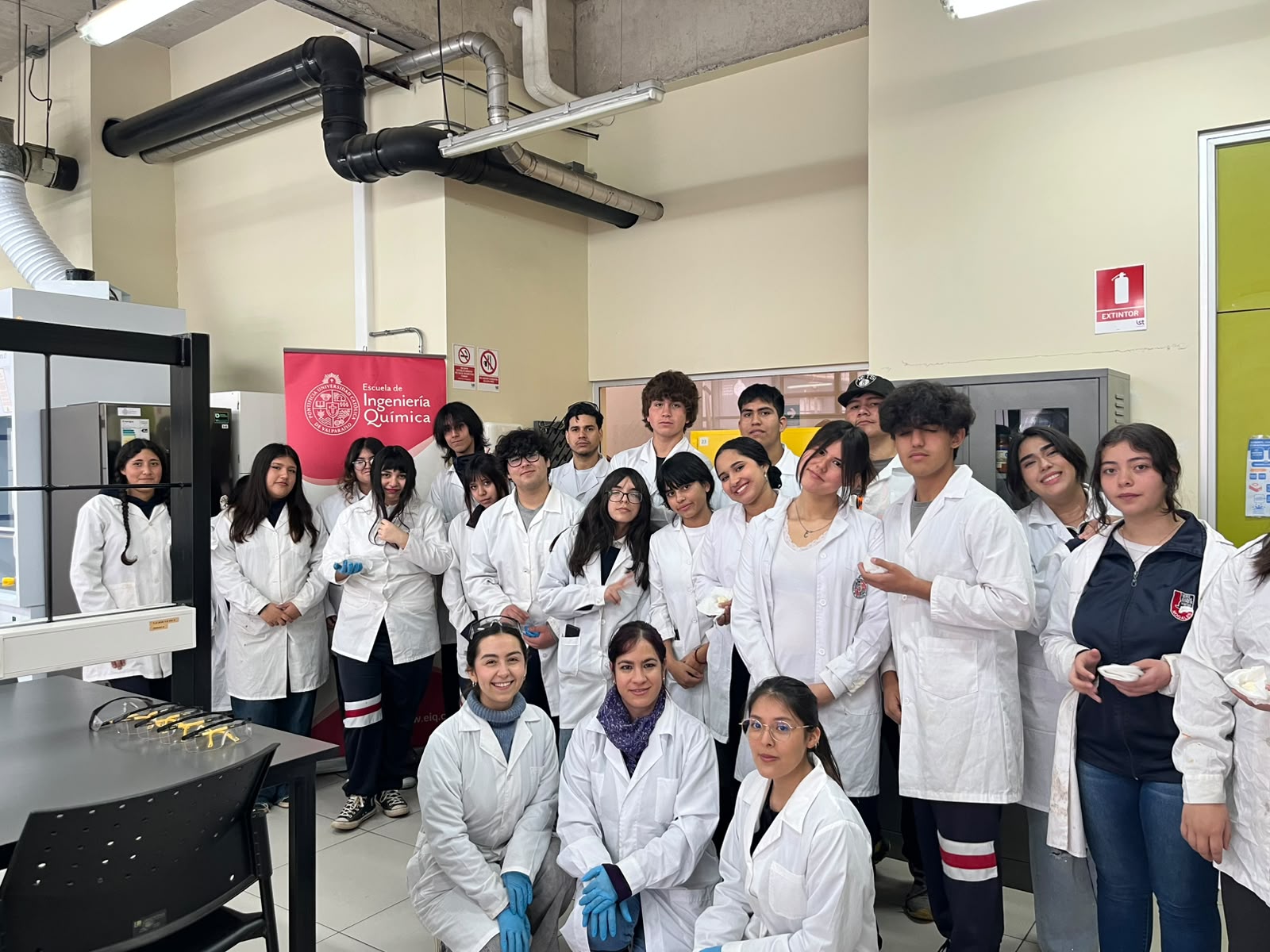 Liceos de Nogales y Limache avanzan a final nacional de ciencias