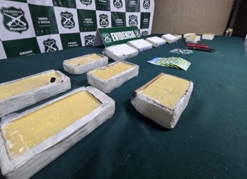 Nogales: Llevaban 13 kilos de cocaína y pasta base dentro de bus
