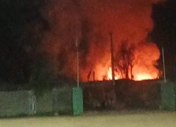 Tres locatarios afectados deja incendio en la feria junto al Parque Aconcagua
