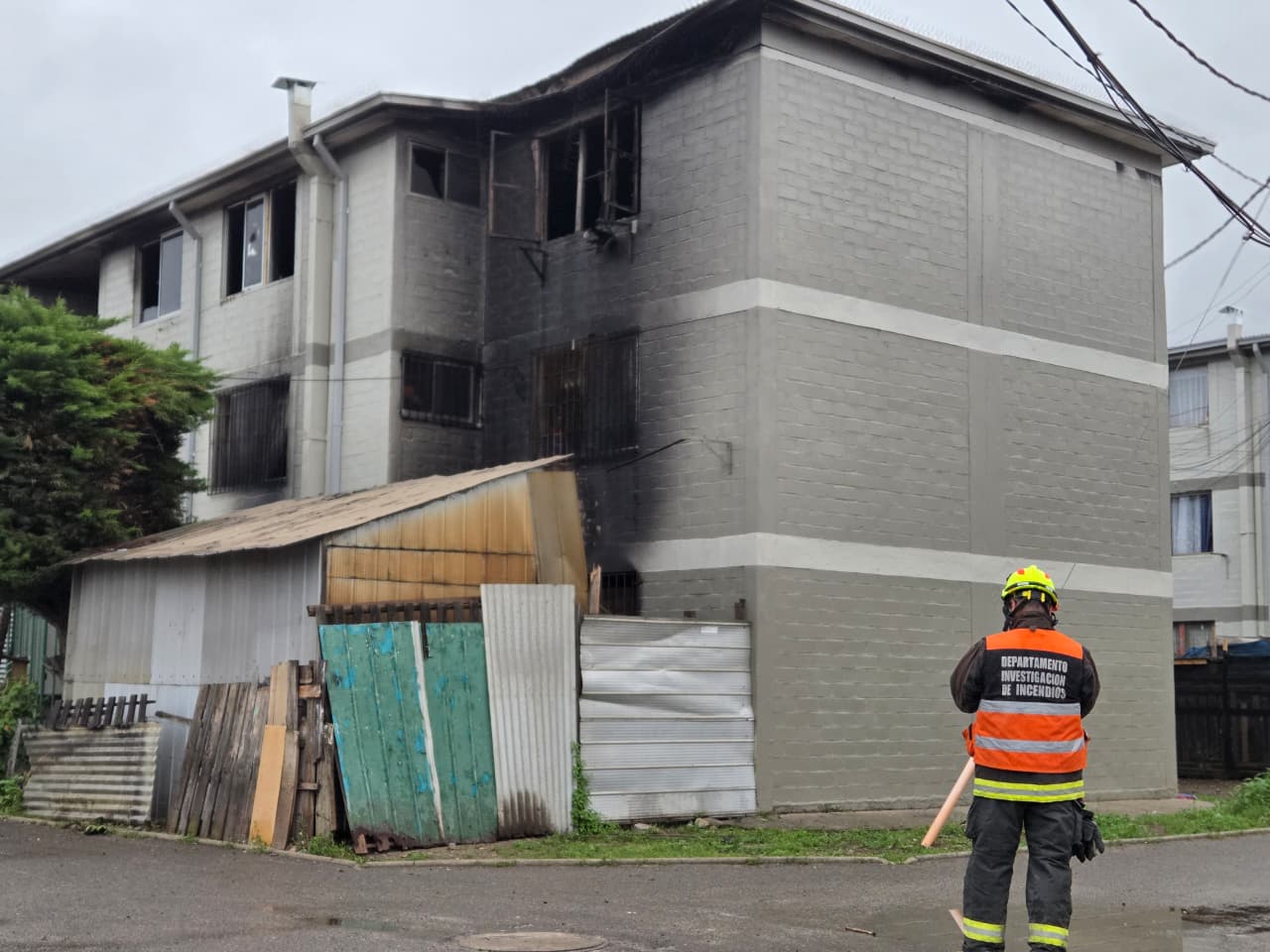Incendio destruyó dos departamentos y dañó un tercero en Quillota