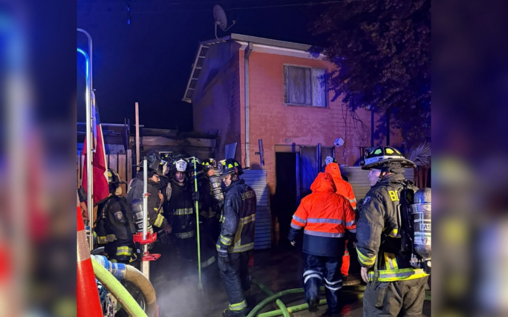 Incendio en Quillota dejó una vivienda destruida