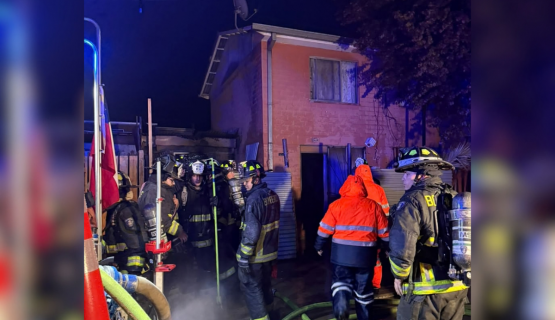 Incendio en Quillota dejó una vivienda destruida